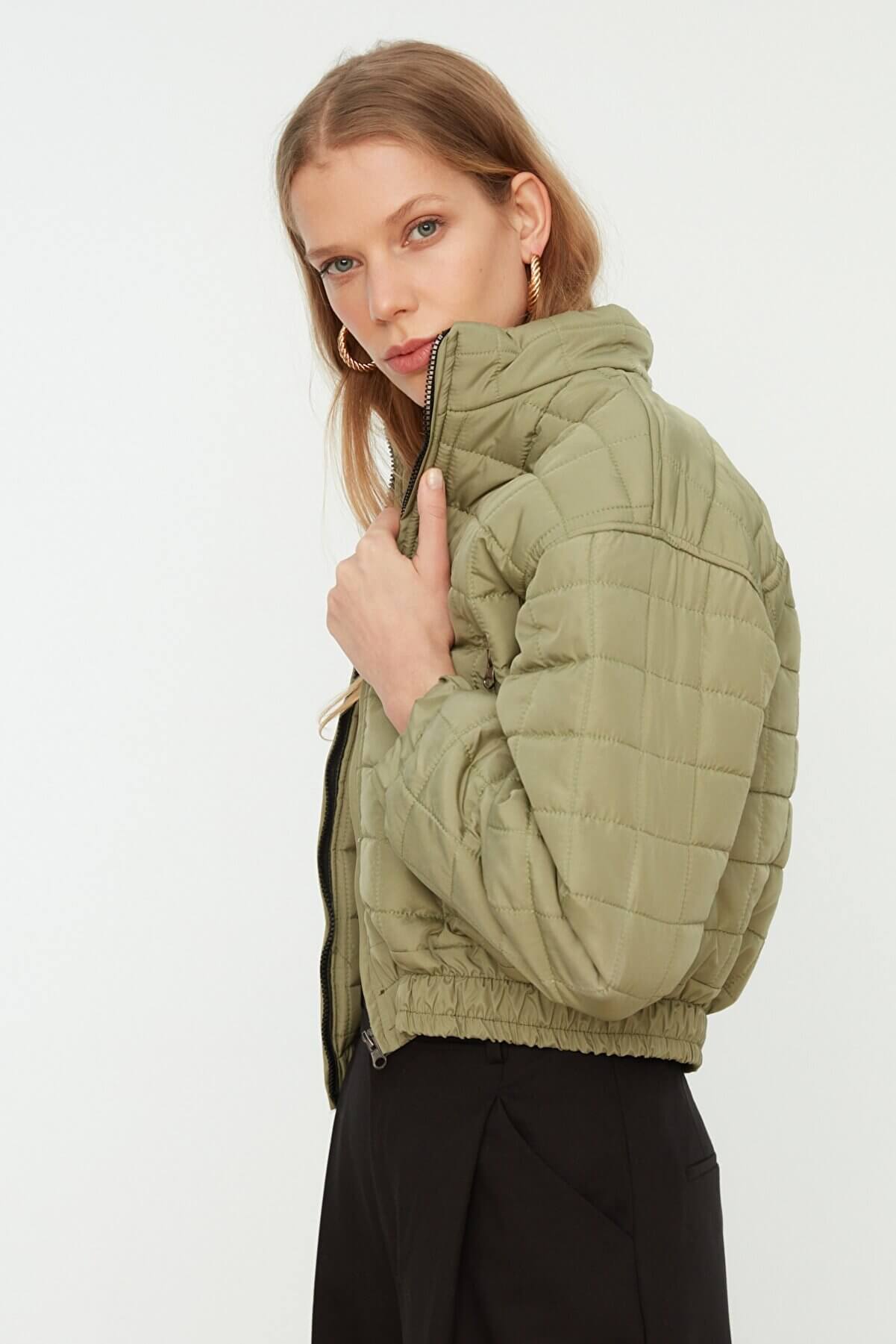 Siyah Aksesuar Detaylı Pantolon 3