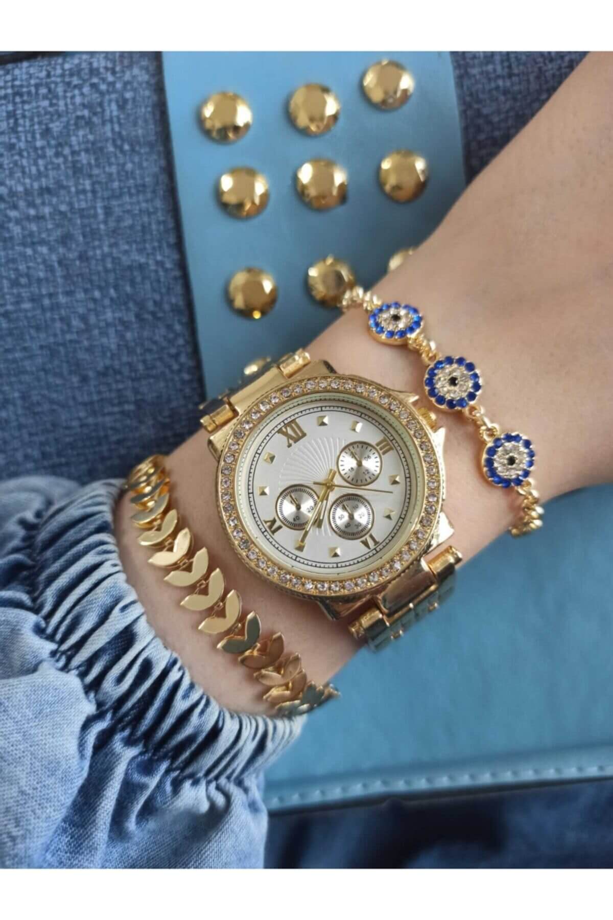Gold Renk Metal Kordon Kadın Kol Sati & Yanındaki Bileklikler ıle Beraber
