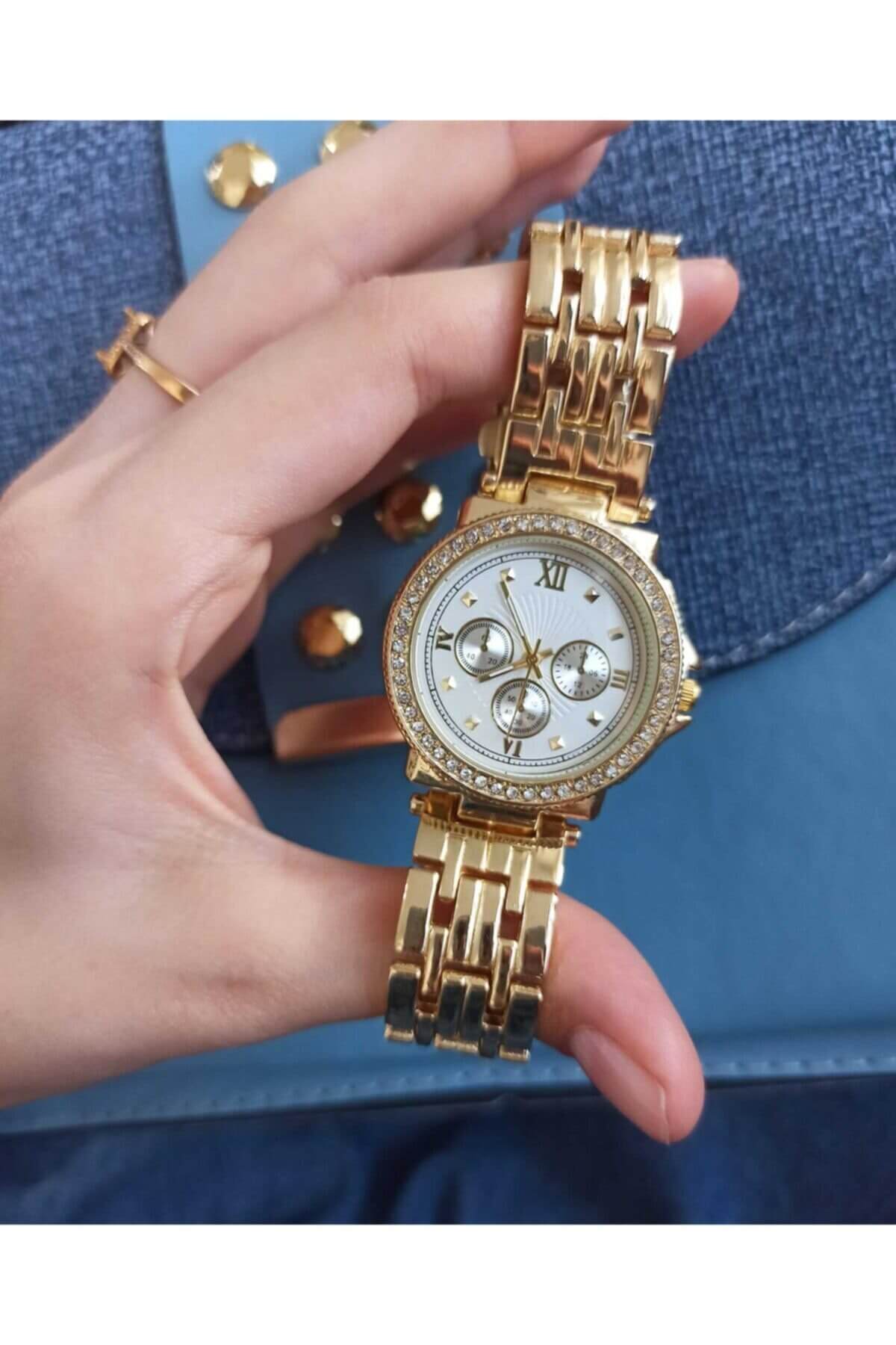 Gold Renk Metal Kordon Kadın Kol Sati & Yanındaki Bileklikler ıle Beraber